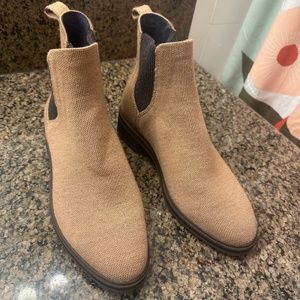 Rothy’s The Lug Boot size 9.5 tan practically new